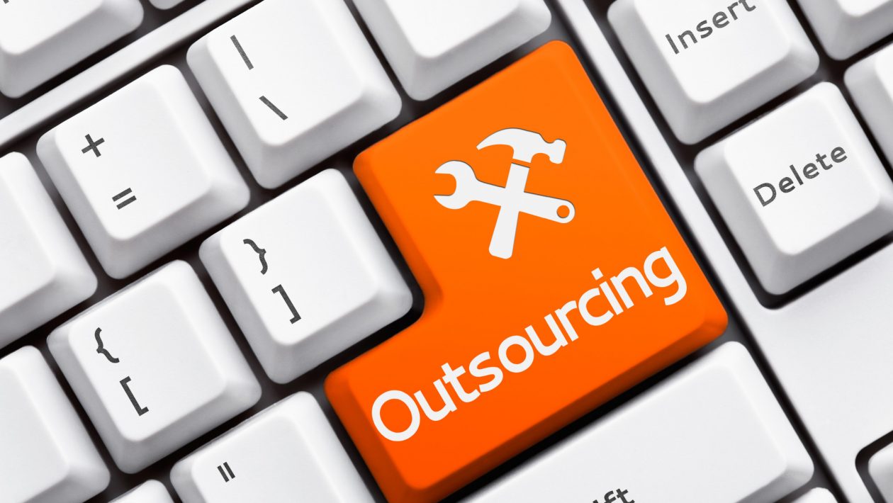 7 Amazing Benefits of IT Outsourcing for Small Businesses