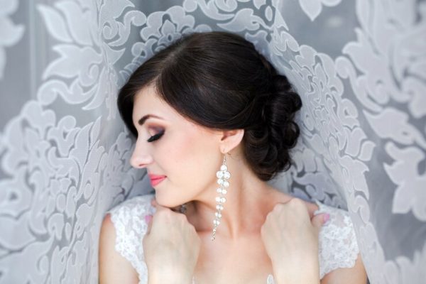 selecting the perfect earrings for your wedding